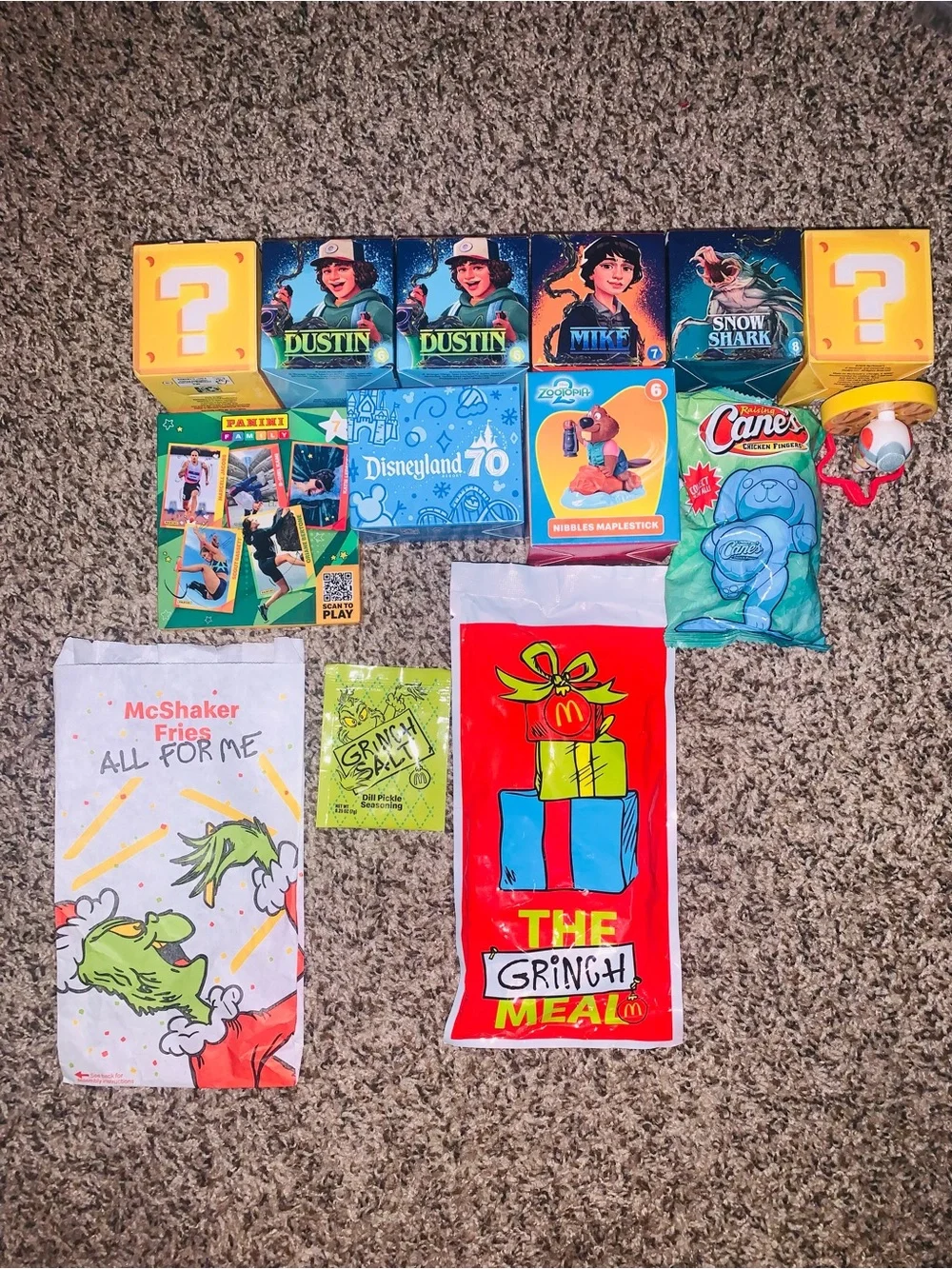 McDonald's Unopened Grinch Meal Holiday Salt and Socks+ Bunch Of Mcdonald’s Toys